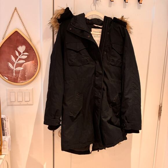 Aritzia parka with Fur Trim - Picture 2 of 10